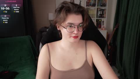 Helen Blossom online show from December 10, 2024, 10:47 pm