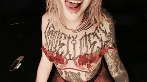 Nikki online show from December 13, 2025, 7:53 pm