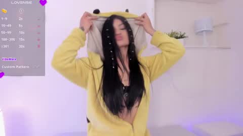 Cylie online show from March 10, 2025, 3:45 am