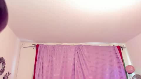 Cynthia online show from December 5, 2025, 2:25 pm