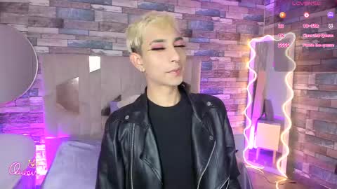 cyrus_tay online show from June 7, 2026, 12:31 pm
