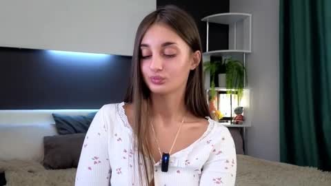 Isabella online show from February 17, 2025, 4:09 am