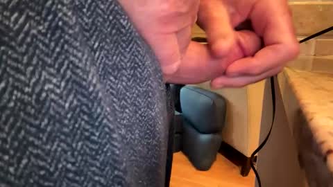 d1075 online show from November 7, 2025, 4:18 pm