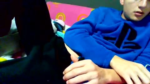 Snapshot of daaneel_ chatting on February 18, 2025, 10:36 pm Dannel online show from February 18, 2025, 10:36 pm