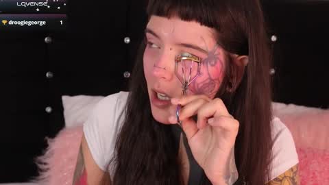 Snapshot of daarlene chatting on January 28, 2025, 10:12 am Darlene online show from January 28, 2025, 10:12 am