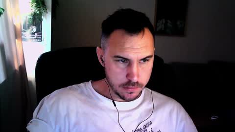 DadBodStephen online show from December 5, 2024, 8:00 am