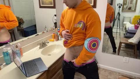 Snapshot of daddydaydrinkz chatting on February 15, 2025, 4:25 am DaddydayDrinkz online show from February 15, 2025, 4:25 am