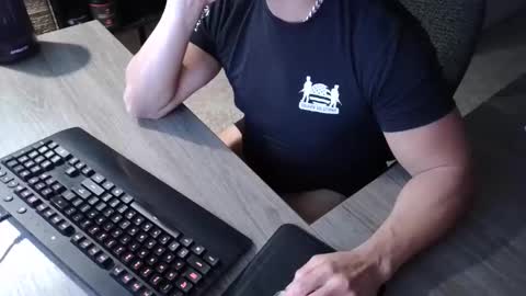 daddydilf4you online show from January 16, 2026, 4:38 am