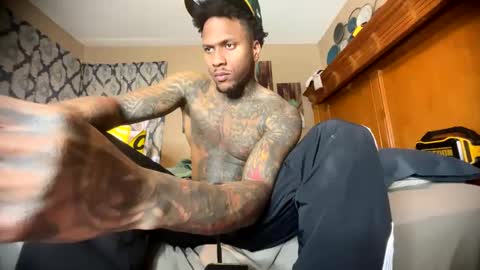 Snapshot of daddyjanimal chatting on November 3, 2025, 5:58 pm sexy tatted king bbc online show from November 3, 2025, 5:58 pm