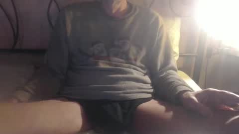 Snapshot of daddylove2017 chatting on December 8, 2024, 2:30 pm alby online show from December 8, 2024, 2:30 pm