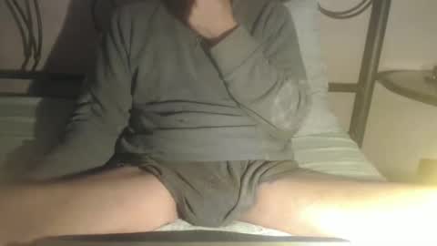 Snapshot of daddylove2017 chatting on December 24, 2024, 2:01 pm alby online show from December 24, 2024, 2:01 pm