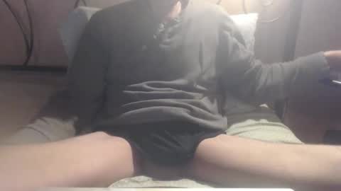 Snapshot of daddylove2017 chatting on December 31, 2024, 2:36 pm alby online show from December 31, 2024, 2:36 pm