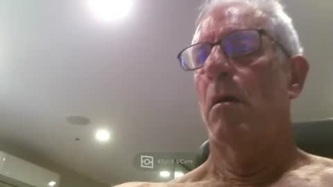 Snapshot of daddyluv2u chatting on March 10, 2025, 10:55 pm daddyluv2u online show from March 10, 2025, 10:55 pm