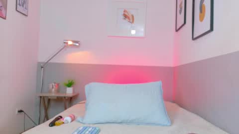 Antonella  online show from November 1, 2025, 2:52 pm