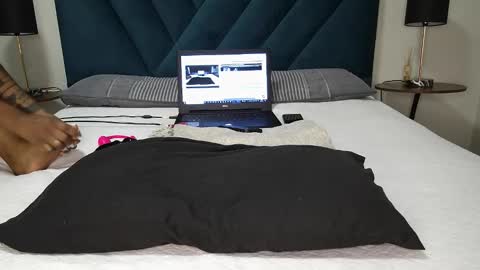 Snapshot of daddyslittleebony chatting on January 11, 2026, 8:25 pm daddyslittleebony online show from January 11, 2026, 8:25 pm