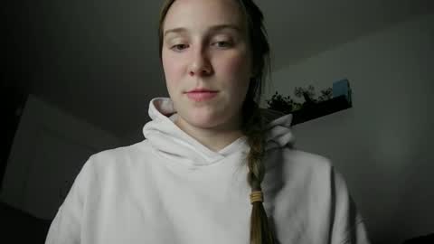 daddys good girl online show from April 22, 2026, 6:27 am