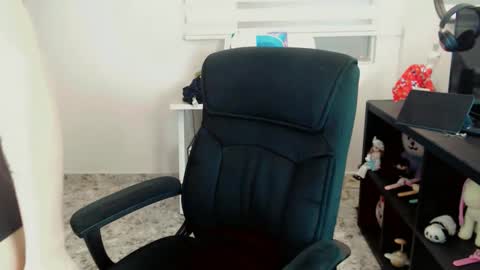 dae_lune online show from February 5, 2026, 10:25 pm