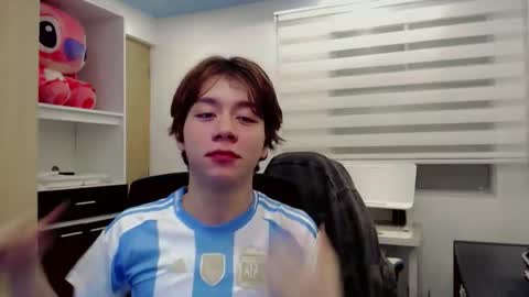 dae_lune online show from February 17, 2026, 4:20 am