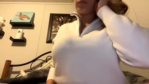Snapshot of dafnecloutier chatting on January 12, 2025, 2:35 am Dafne 27 Cory-24 online show from January 12, 2025, 2:35 am