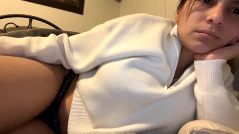 Snapshot of dafnecloutier chatting on January 12, 2025, 11:50 am Dafne 27 Cory-24 online show from January 12, 2025, 11:50 am