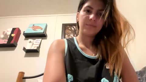 Snapshot of dafnecloutier chatting on January 27, 2025, 12:05 pm Dafne 27 Cory-24 online show from January 27, 2025, 12:05 pm