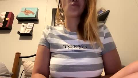Snapshot of dafnecloutier chatting on January 28, 2025, 11:39 pm Dafne 27 Cory-24 online show from January 28, 2025, 11:39 pm