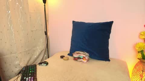 dafnemel online show from February 11, 2026, 12:32 pm