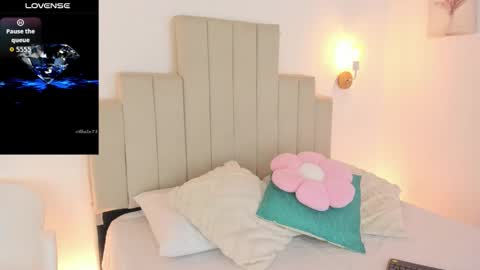 Dafne  online show from October 28, 2025, 1:03 pm