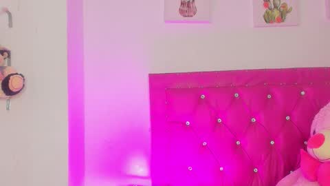 Snapshot of dahiangomezz chatting on February 12, 2026, 6:25 pm online show from February 12, 2026, 6:25 pm