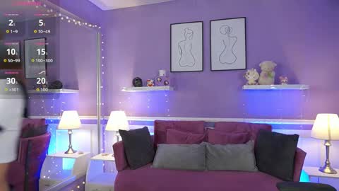 Dahlia Grey online show from April 10, 2026, 11:37 am