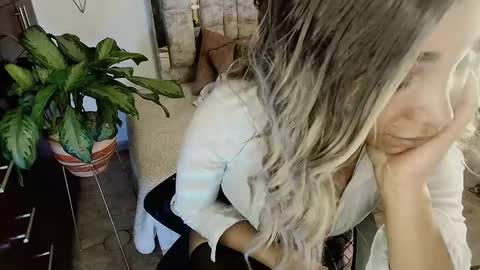 Snapshot of dahnia_cruz chatting on April 23, 2026, 6:21 pm dahnia_cruz online show from April 23, 2026, 6:21 pm