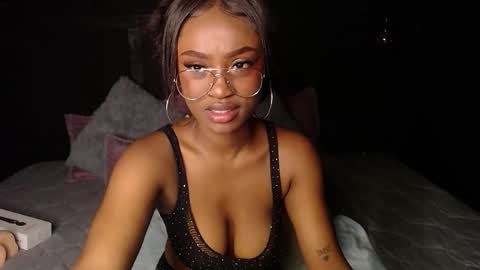 DAHYAN online show from November 15, 2025, 2:35 pm