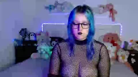    online show from October 17, 2025, 12:47 am