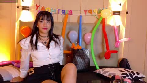 daiisy_kiss online show from May 13, 2026, 1:30 pm