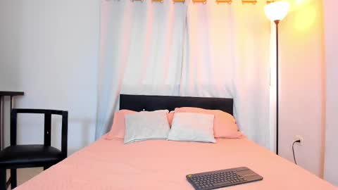 Daila Smith  online show from February 25, 2025, 3:49 pm