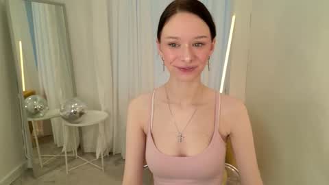 daily_glam online show from January 8, 2026, 12:18 pm