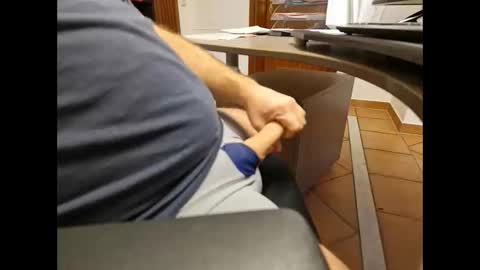 dailymonster online show from December 4, 2025, 2:37 pm