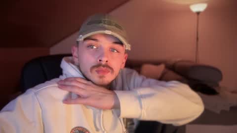 Daimon  online show from February 5, 2025, 1:04 am