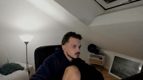 Daimon  online show from September 15, 2025, 10:54 pm