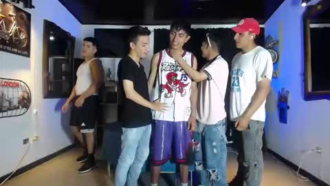 daiquirie online show from November 29, 2025, 7:50 pm