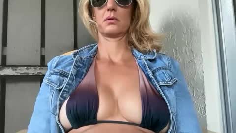 Daisy137 online show from February 11, 2026, 2:00 pm