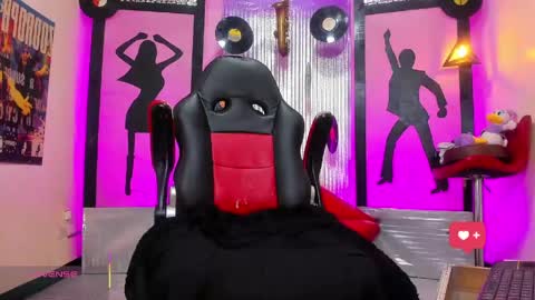 daisy_jonexxx22 online show from April 15, 2026, 4:52 am