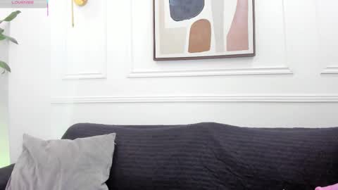 Daisy Price online show from September 13, 2025, 11:43 am