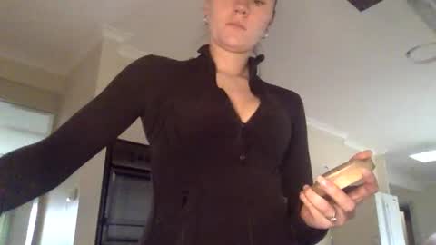 Daisy online show from May 28, 2026, 2:42 am