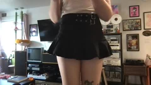 daisymynx online show from April 8, 2026, 12:54 am