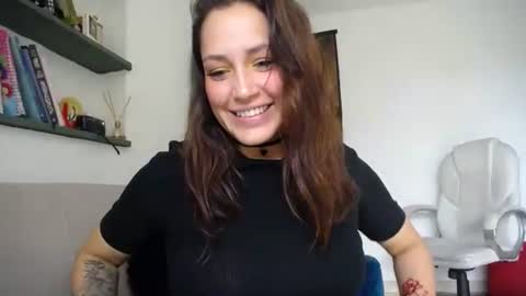 IG  dakotasofiaa online show from April 2, 2026, 7:22 pm