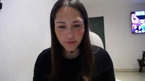 IG  dakotasofiaa online show from April 12, 2026, 2:38 am
