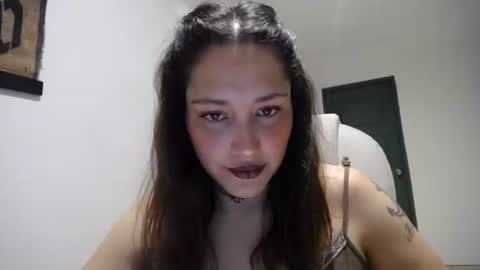 IG  dakotasofiaa online show from April 29, 2026, 2:37 am