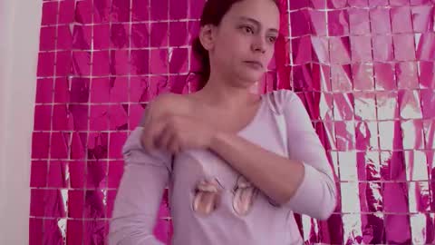 Dakota and Aron online show from November 18, 2025, 4:00 pm