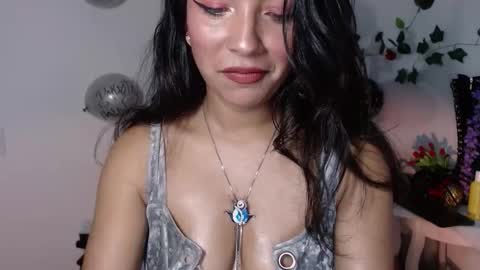 Caroliina online show from October 25, 2025, 9:09 pm